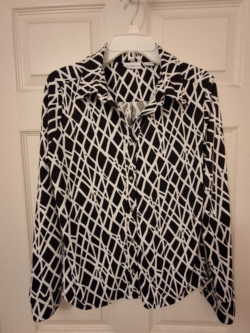 Liz Claiborne Black & White Button up Polyester Blouse - Size M - EUC